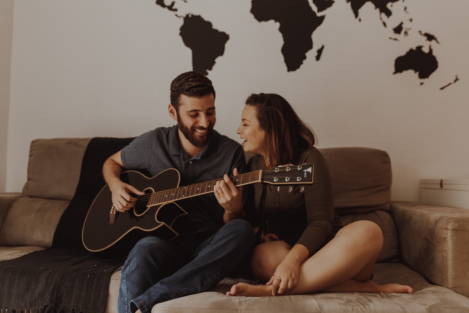 wedding photographer portugal Engagement session at home
