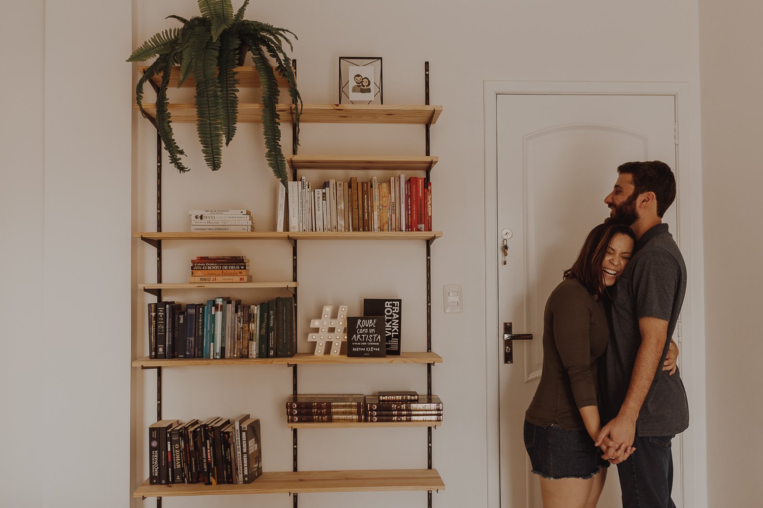 wedding photographer portugal Engagement session at home