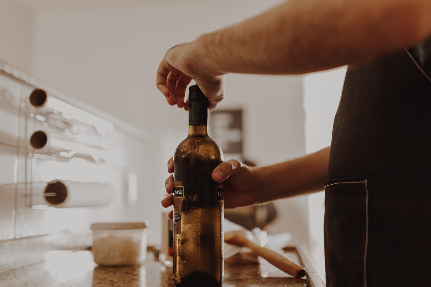 wedding photographer portugal Couple Cooking