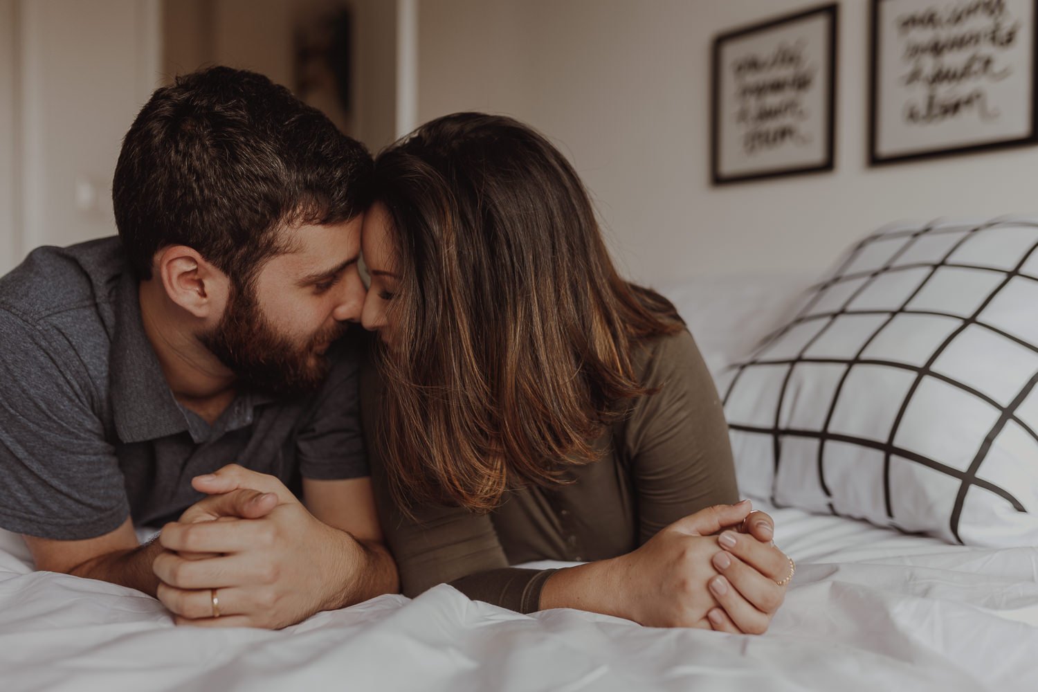 wedding photographer portugal Engagement Session at home