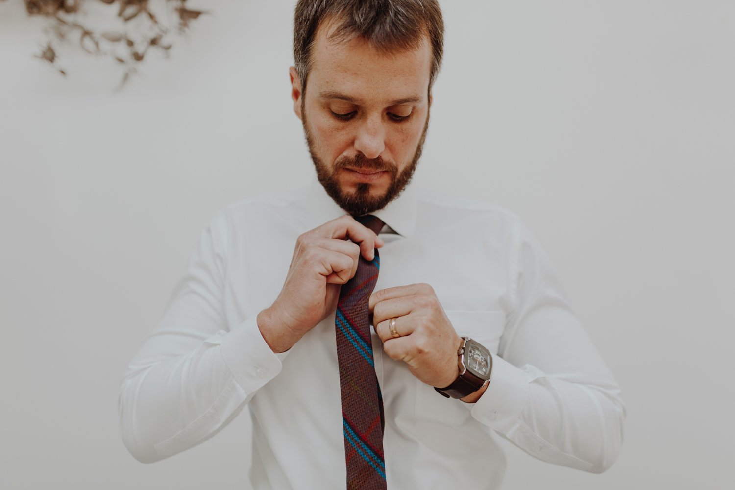 wedding photographer portugal Groom Making Of