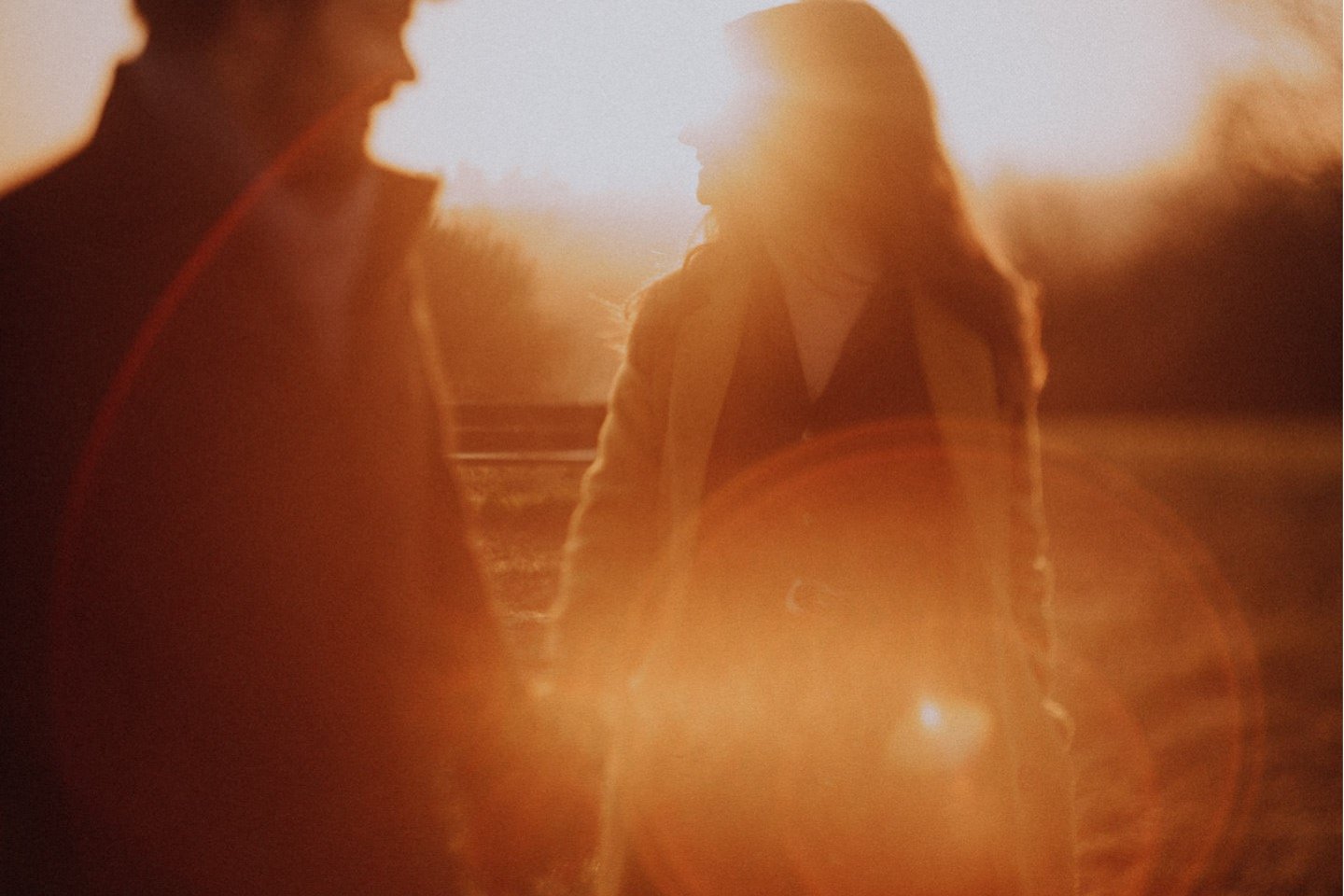 wedding photographer portugal couple in an engagement session