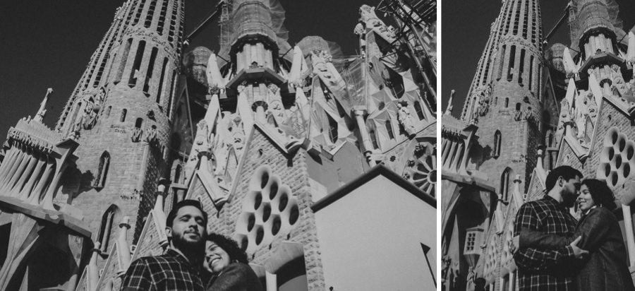 wedding photographer portugal Couple in La Sagrada Familia