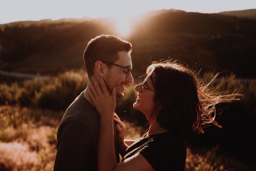 wedding photographer portugal couple photoshoot smile